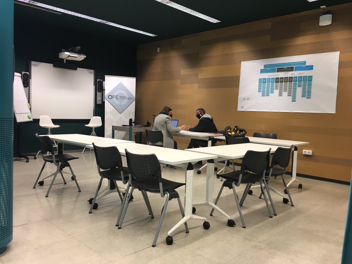 LabManlleu's tweet photo. 🗣La #vidaalLAB és un no parar 🤣
Visites per conèixer l'espai de #coworking , atenció a l'emprenedoria, impressió 3D...
#Nonstop #alcemlacresta https://t.co/DE5B8DQz8C