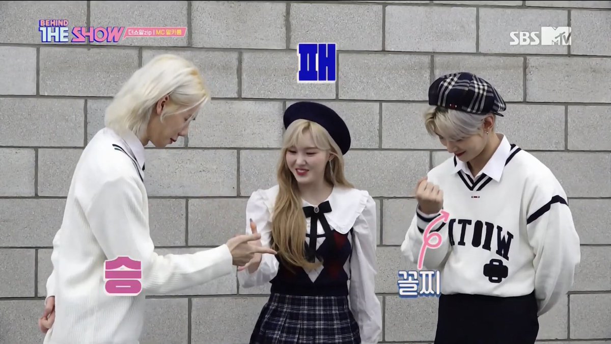 9902MC's tweet photo. Yeosang kinda third wheeling pt.2 

#YEOSANG #MINHEE #CHAEHYUN 

https://t.co/uKLYVBSTt5 https://t.co/p9cOPwu7FV