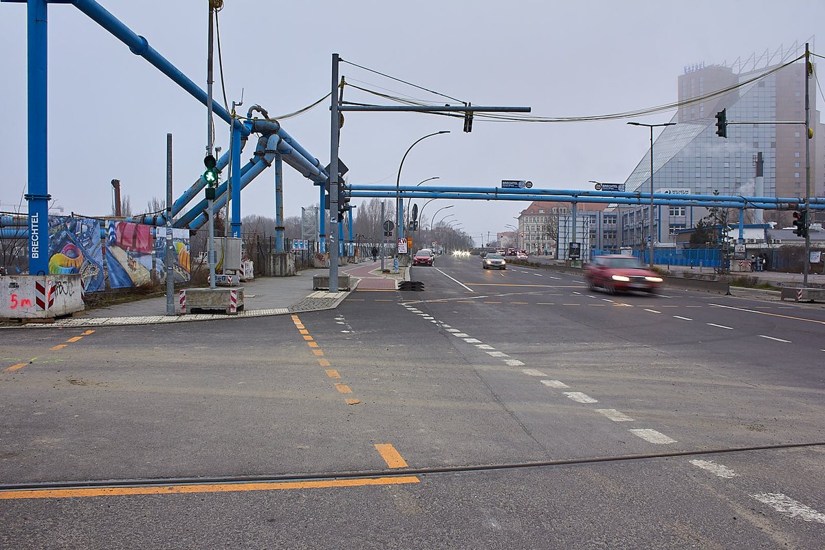 problem_prop's tweet image. Counter Proposal @Estrel - drive-in day care

SUV-friendly kita with a direct highway connection

1/2

problem-property.com/counter-propos…
goo.gl/maps/3WTDZx9A4…

#problemproperty #artinpublicspaces #estrel #daycare #urbanplanning #counterproposal #neukölln #a100 #oceanplastic  #kita