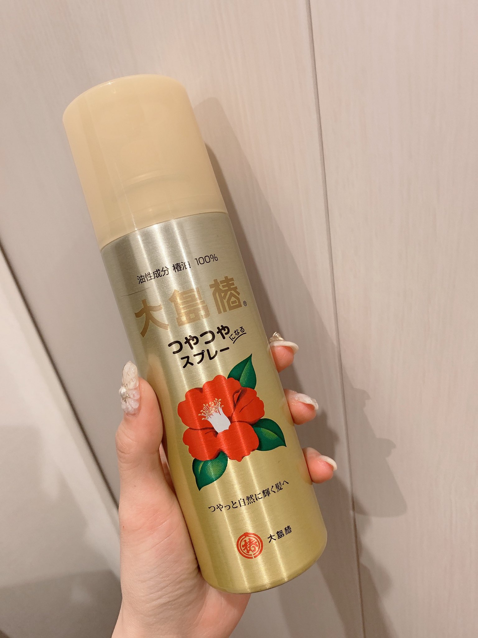 タフ子ちゃん 髪にツヤがあると芸能関係の子かと思う ってツイート見て買った椿のツヤ出しスプレー 800円 控え目に言って今まで液体オイル必死に塗りたくってたのがアホらしくなるくらいツヤッツヤになるしオイルと違って重くならないから指通りもと タフ子ちゃん 髪にツヤがあると芸能関係の子かと思う ってツイート見て買った椿のツヤ出しスプレー 800円 控え目に言って今まで液体オイル必死に塗りたくってたのがアホらしくなるくらいツヤッツヤになるしオイルと違って重くならないから指通りもと