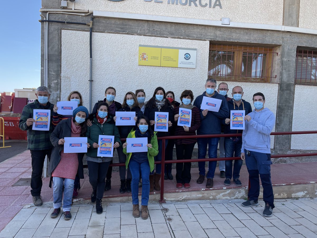 Concentración frente al ⁦@IEOMurcia⁩ en defensa del desarrollo de la carrera profesional del personal técnico y de gestión. La nueva ley de ciencia nos excluye <a href="/CSIC/">CSIC</a> <a href="/CienciaGOB/">Ministerio de Ciencia, Innovación y Universidades</a> ⁦<a href="/IEOoceanografia/">Instituto Español de Oceanografía (IEO-CSIC)</a>⁩ #QuiénHaceLaCiencia? #LaCarreraPaCuando? #CarreraTecnicaYa