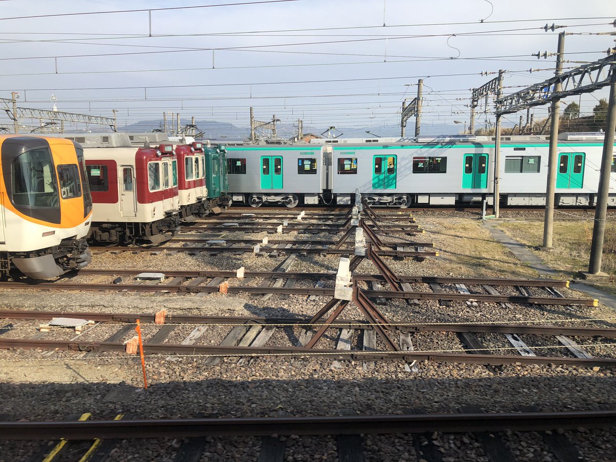 kiw124's tweet photo. 3月から運行開始の京都市交20系と3月で復刻塗色が終了する田原本線用B09を記録 https://t.co/t63I4DaLjJ