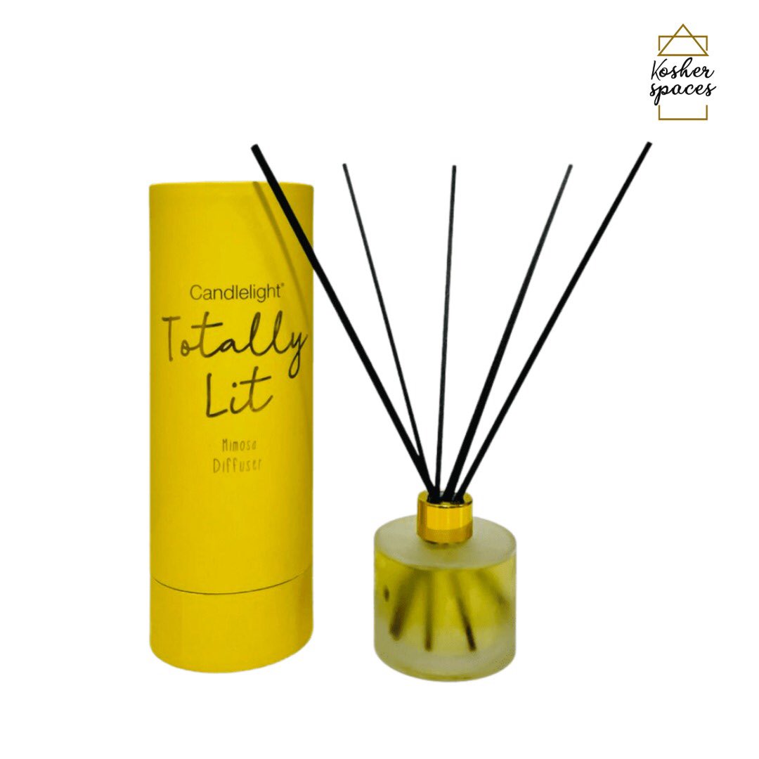 KosherSpaces's tweet photo. Candlelight Totally Lit Diffuser
PRICE: ₦7,000.00
VOL: 150 ml
The ‘Totally Lit’ Diffuser has a scent of sweet Mimosa & it’s in a frosted pot with black reeds to give the diffuser a classy look.
#KosherSpaces #LagosDiffusers #ReedDiffuser https://t.co/VDvxY6BYlS