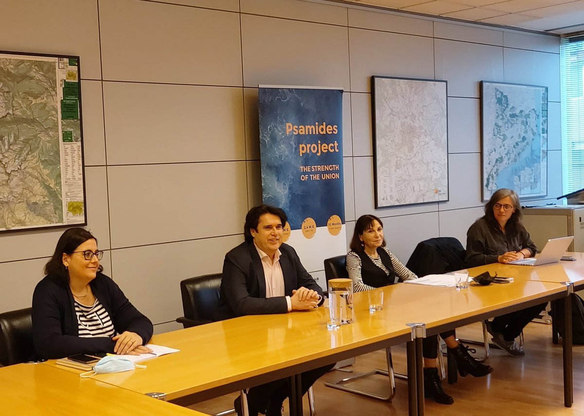 portsgencat's tweet photo. ⚓️Jornada de treball dels socis del #Psamidesproject per analitzar els resultats de les tecnologies implantades als ports petits i mitjans de la Mediterrània i fer-ne un llibre blanc.
➡️#Psamidesproject potencia l’emprenedoria, la innovació, la tecnologia i la sostenibilitat. https://t.co/TSYe2RjcyV