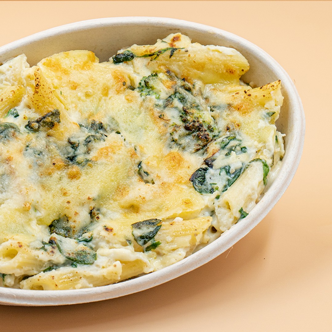 UrbanDubai's tweet photo. Enjoy the delectable flavors of Iron Man baked pasta with roasted kale, broccoli and spinach topped with Parmesan and Provolone cheese. Order online via: @careemuae, @deliveroo_ae , @smilesuae and @munchon_uae 🍝

#mydubai #UAE https://t.co/cG7iPrV2Z6