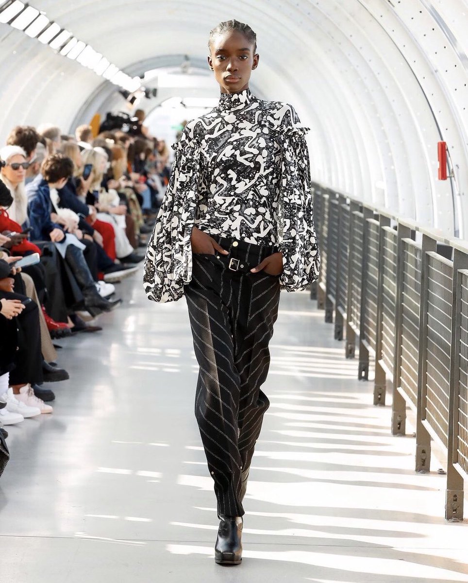 finitialist's tweet photo. @StellaMcCartney a real pioneer of sustainable luxury. The brand gained a great amount of experience in the last 20 years. Their experience and innovations define the market of sustainable luxury – linking #fashion, #sustainability and technological innovations. #materialscience https://t.co/w0Cpdz0DK0