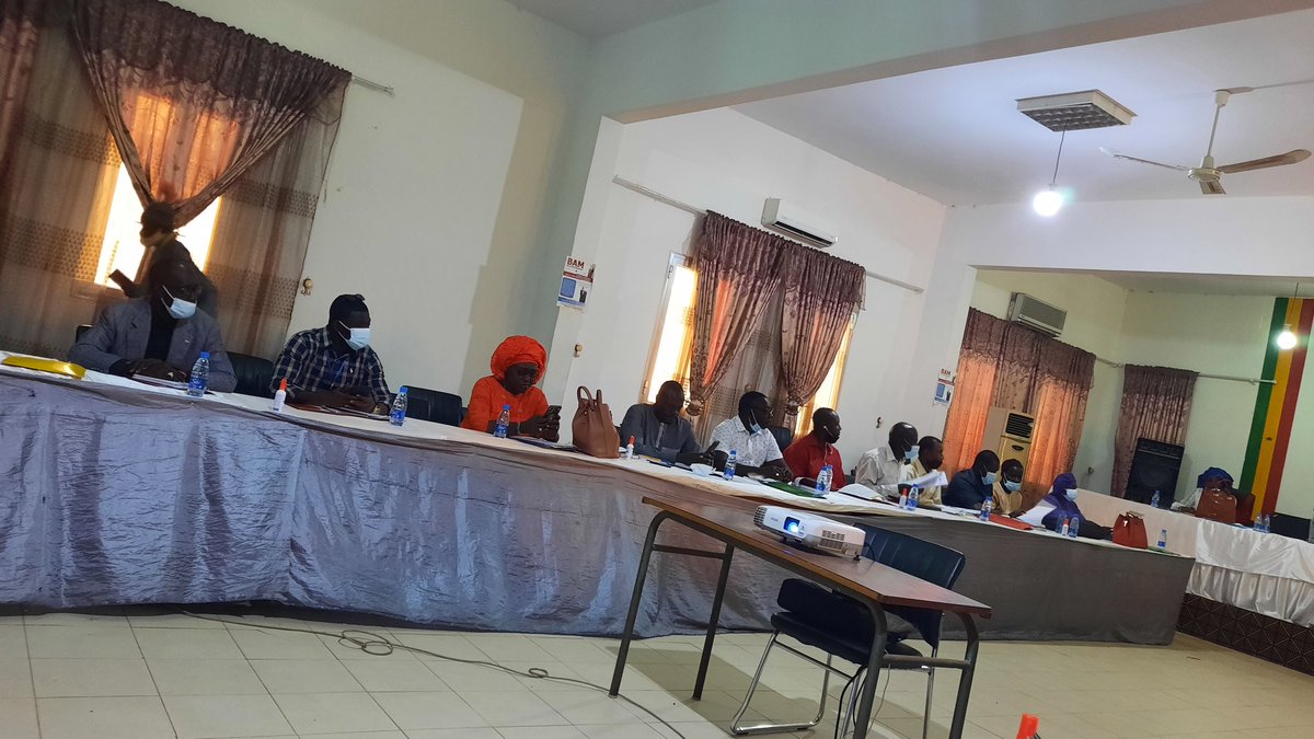 leon_sarr1's tweet photo. Atelier de formation des membres de la plate-forme prise en charge du comité départemental de Protection de l'enfant (CDPE) de Kaolack sous la présidence du Préfet de Kaolack et des sous préfets  
#TOUT POUR L'ENFANT # https://t.co/9hAtddoot9