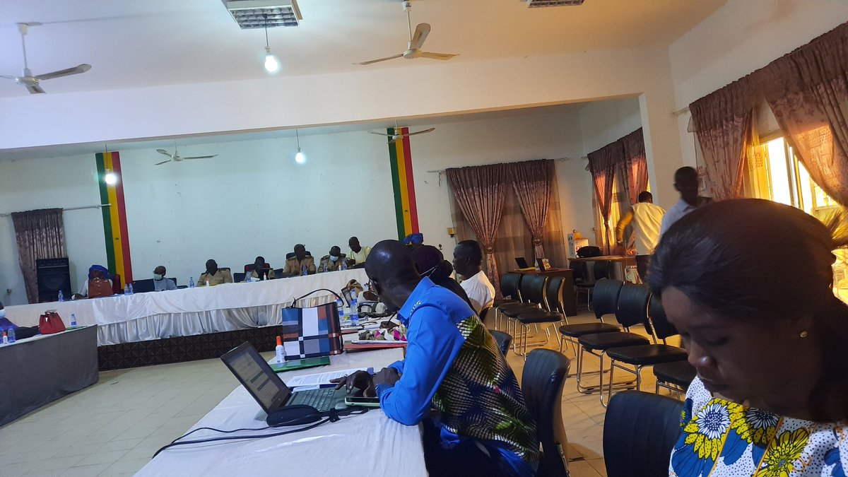 leon_sarr1's tweet photo. Atelier de formation des membres de la plate-forme prise en charge du comité départemental de Protection de l'enfant (CDPE) de Kaolack sous la présidence du Préfet de Kaolack et des sous préfets  
#TOUT POUR L'ENFANT # https://t.co/9hAtddoot9