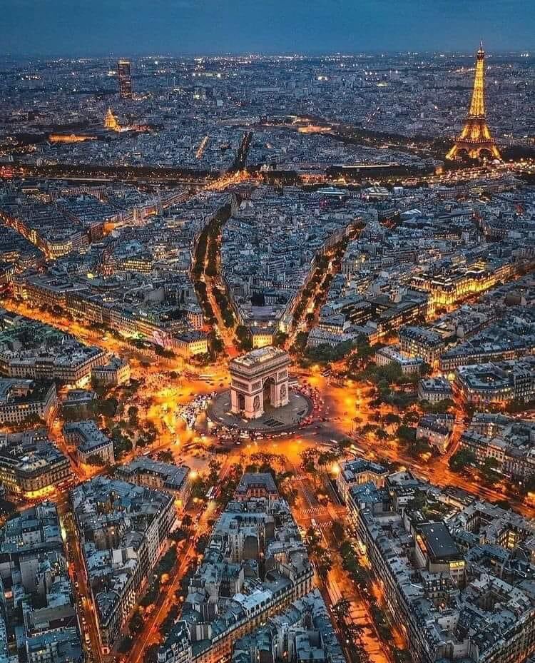 Arteymas_'s tweet image. El Arco del Triunfo y La Torre Eiffel, París, Francia