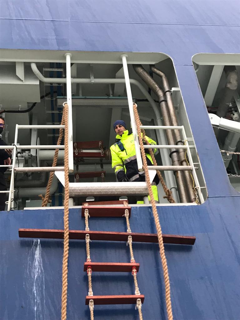 NOTICE IS HEREBY GIVEN that some ships have a pilot transfer arrangement consisting of an accommodation ladder / pilot ladder combination with a trapdoor that does not meet IMO standards.

Read more > ow.ly/a30l50IeN2j

#ukmpa #abpsouthampton #shipping #marinepilots