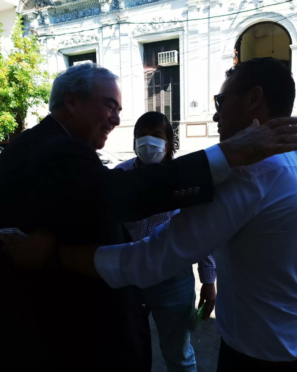 RodrigoAlberna3's tweet photo. Con el Ministro del Interior Luis Heber en su visita a Salto. Recibimos la donación de un dron por parte de la Soc. Agropecuaria de Salto para ser utilizado en la zona rural. Inauguramos un destacamento en la Col 18 de Julio y visitamos un nuevo pabellón en la cárcel.@Cabildo_UY https://t.co/8v0RqQHS6m