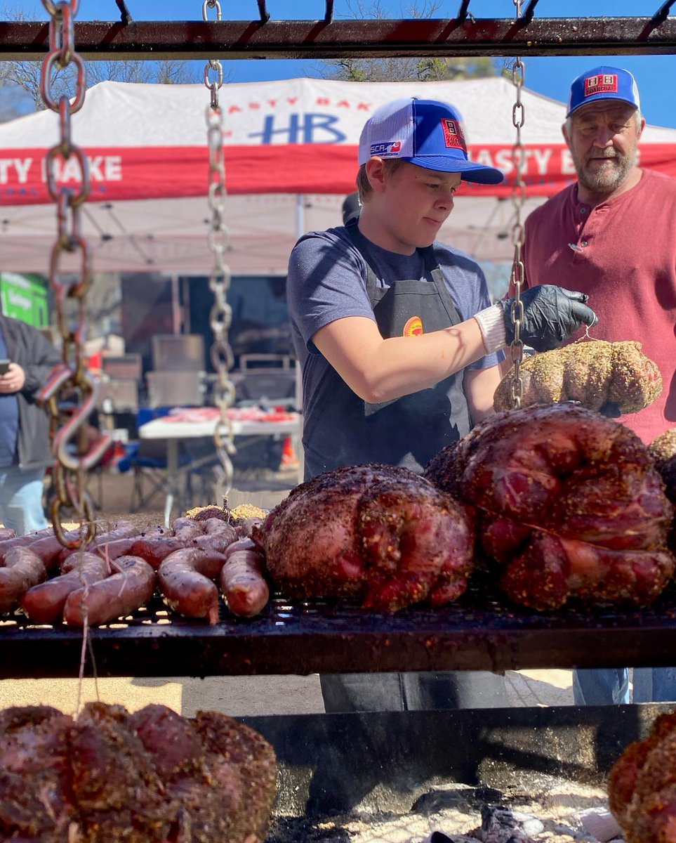 bbcharcoal's tweet image. Who else misses #SCAWorldChampionship 🙋‍♂️🙋‍♀️

#BBWorlds #scafamily #steakcookoffassociation #SCAWorld #bbcharcoal #cleanburn #chargriller #awardwinning #bbq #charcoal
