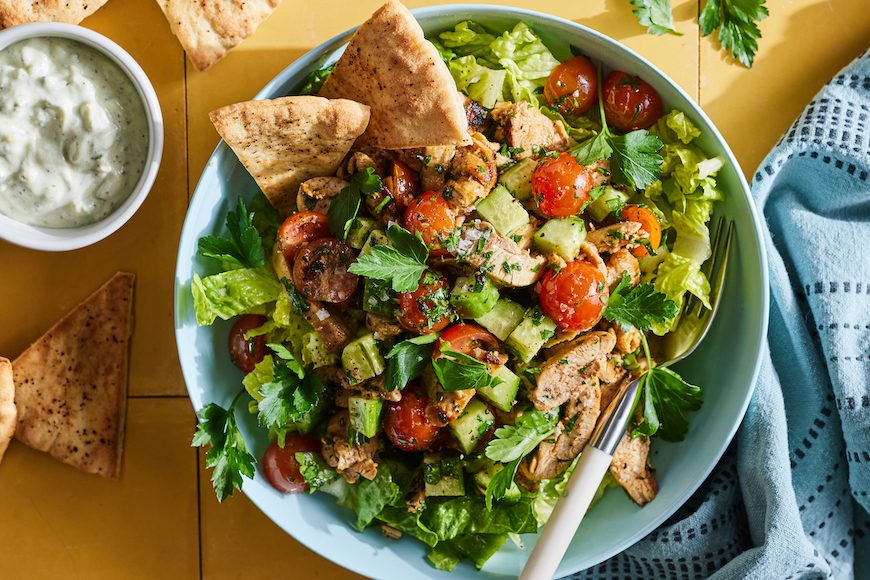 WhatsGabyCookin's tweet photo. 1000% fully obsessed with these Chicken Shawarma Bowls!! You’re gonna want them on the regular dinner rotation from here on out… they are THAT good! RECIPE: https://t.co/dHLFcQmKPC https://t.co/m7p270Hm6R