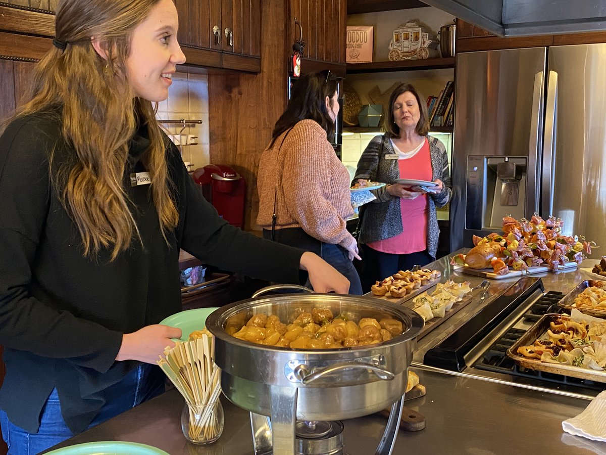 AWCLubbock's tweet photo. Thank you to all of our current and future members who attended our Spring Membership Mixer last week! Special shout out to our caterer Beth Walbrick for the tasty eats and Amicis Wine Bar for the delicious wines. https://t.co/8mvdSe5UKQ