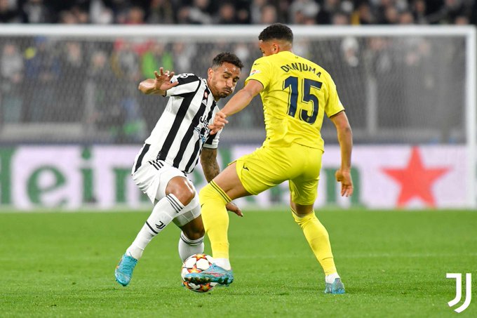 Juventus-Villarreal maçından bir ikili mücadele