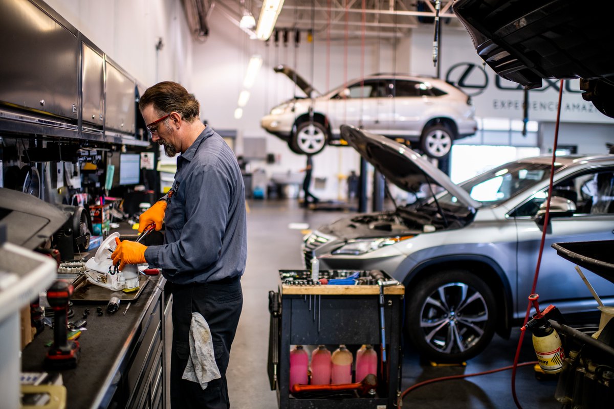 Lexus of Royal Oak tweet media