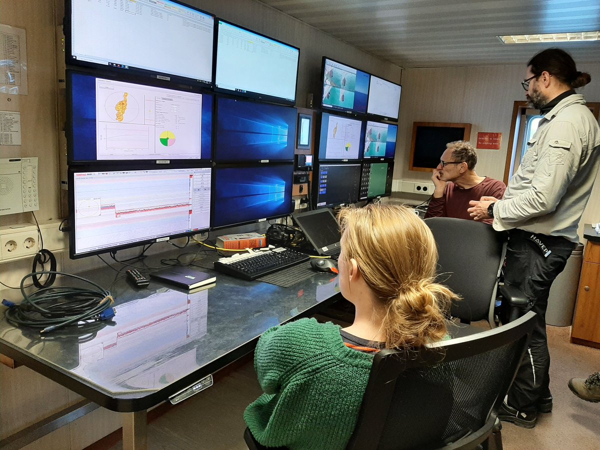 ssakinan's tweet photo. We are calibrating our #Simrad EK80 wideband echosounders and ME70 multibeam.  All going smoothly near Saint Michael's Mount at #CORNWALL. Soon we will also finish our tests with the fish and plankton nets and set out to open ocean for bluewhiting acoustic survey. https://t.co/nuVeas1g7H
