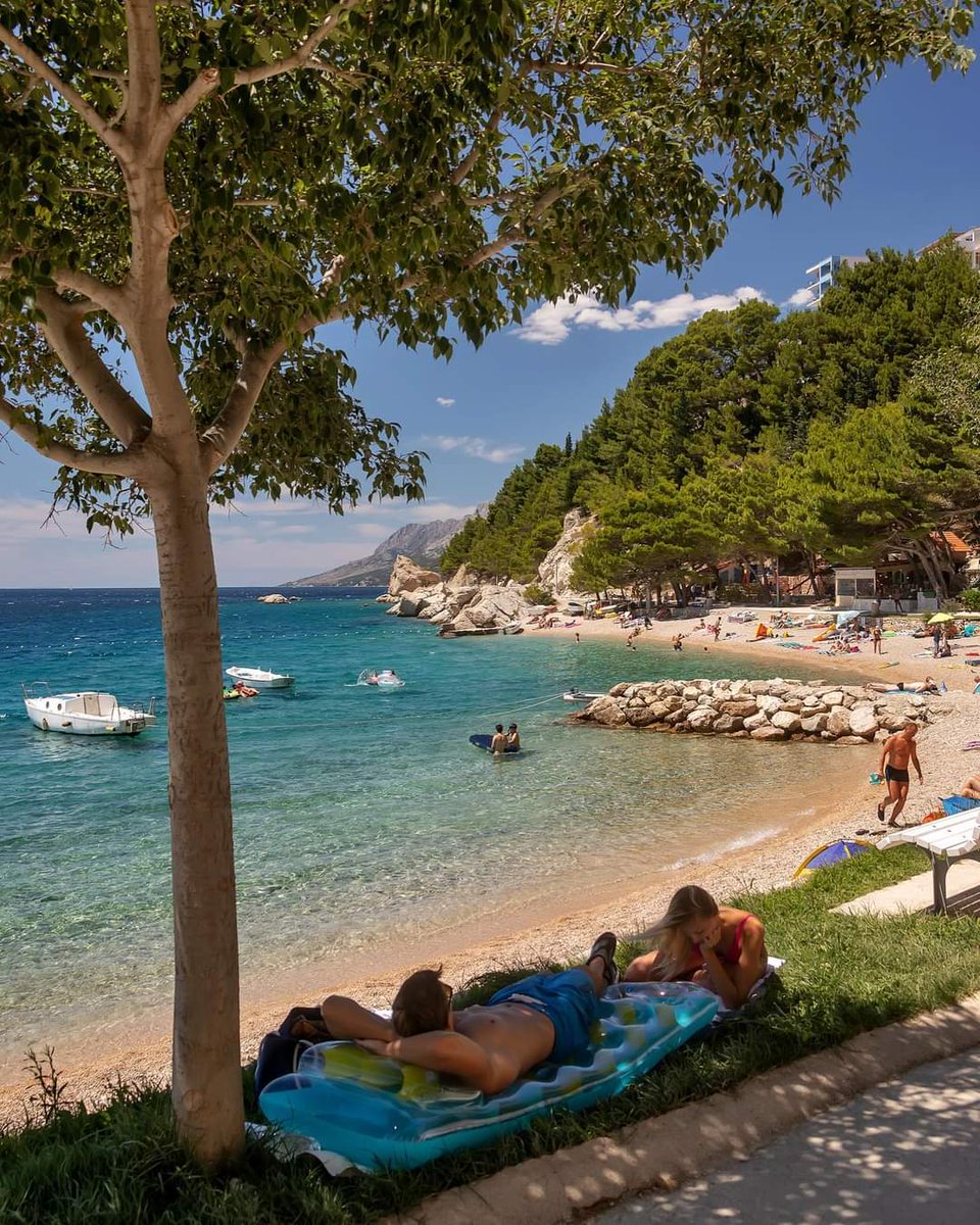 Brela_Croatia's tweet photo. #Summer shade or sun #relaxing, what you prefer the most? πβοΈπ #Brela
#brelative #Croatia #Kroatien #BrelaCroatia #VisitBrela
πΈ Vice Rudan https://t.co/Cpss3fZ5Qm