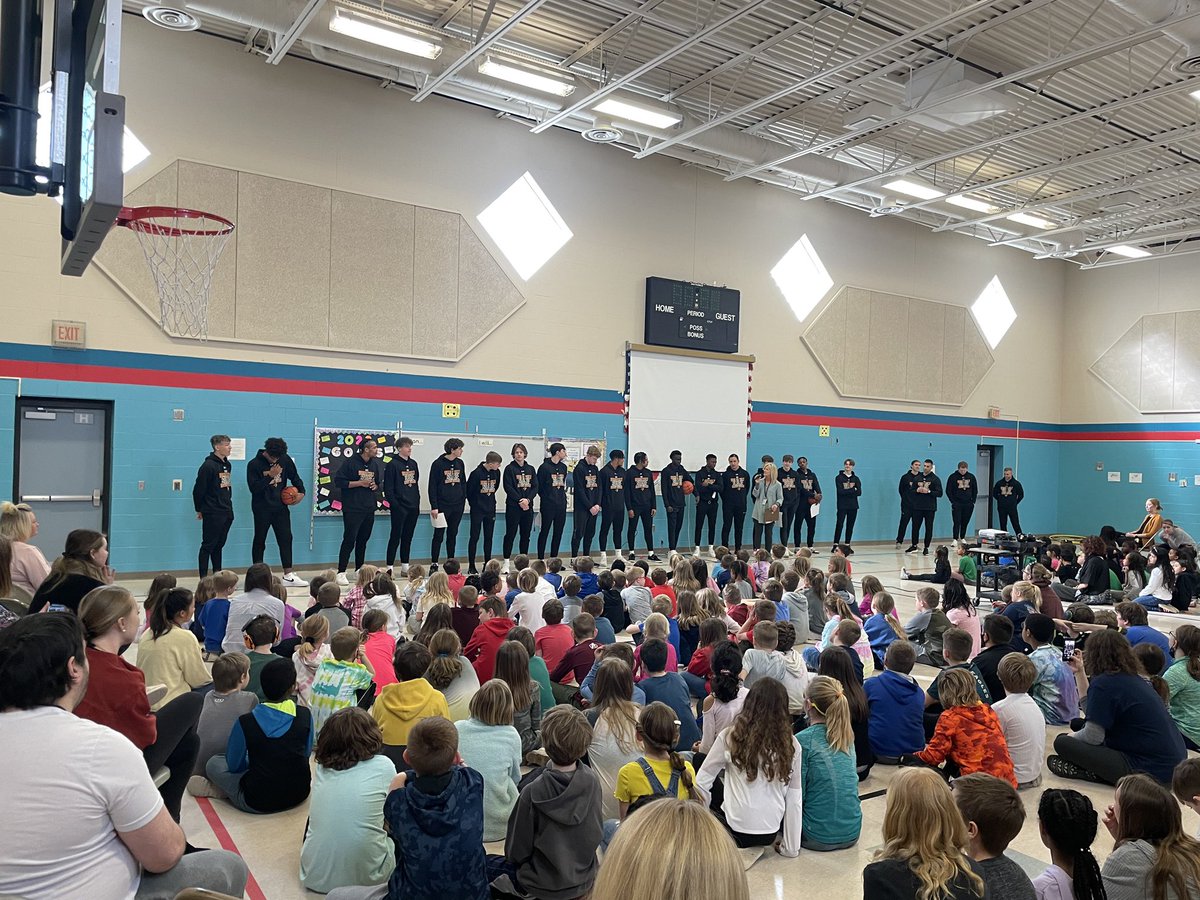Rider_Hoops's tweet photo. Our guys answered questions about both Basketball 🏀 &amp; School 🏫 ‼️

They were TREMENDOUS ‼️ https://t.co/Gn9zQX1FTb