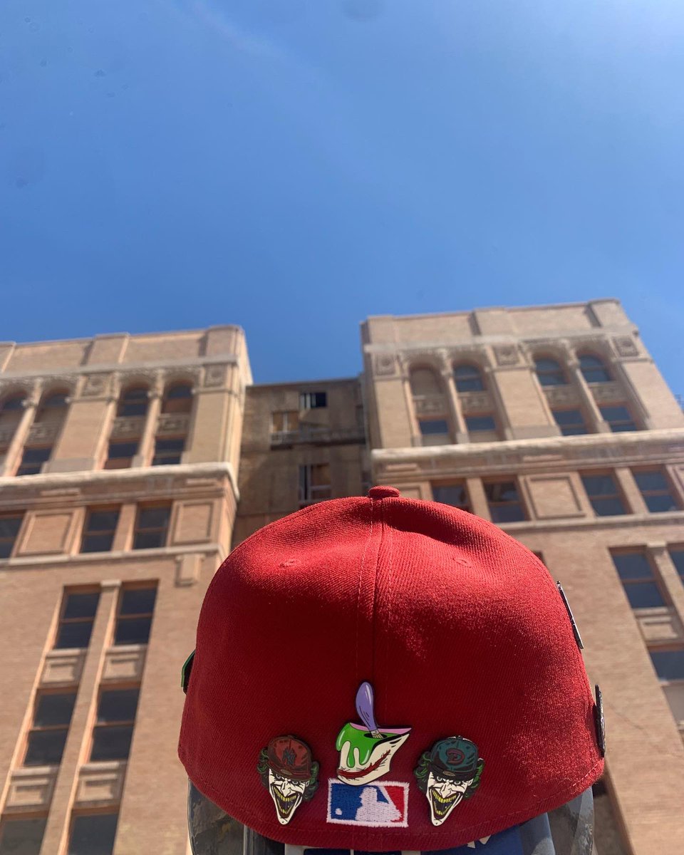 Catoishere's tweet photo. “Smile, because it confuses people. Smile, because it’s easier than explaining what is killing you inside.” ― The Joker
🧢 @HatClub
📌 work #PINdejos from @umbrellaheights @BrimBenders #ams23 #mvpanda #thekingscrowns #crownkingz #chonchispins https://t.co/y45spvkARd