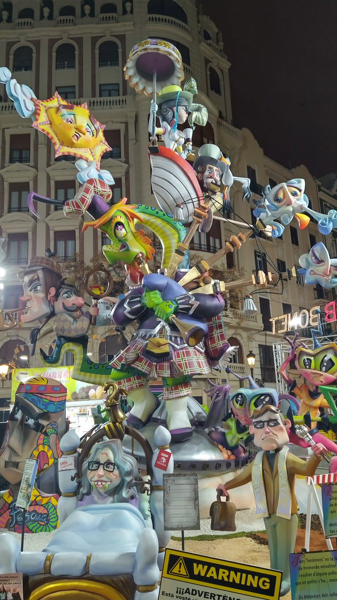Falla_161's tweet photo. "Coses més rares s'han vist" de Sergio Musoles guanya el 2n premi i el 1er premi d'enginy i gràcia de la secció 3ªA.
#Falla161
#75Aniversari
#OrgullRegne https://t.co/WnTdhqevrr