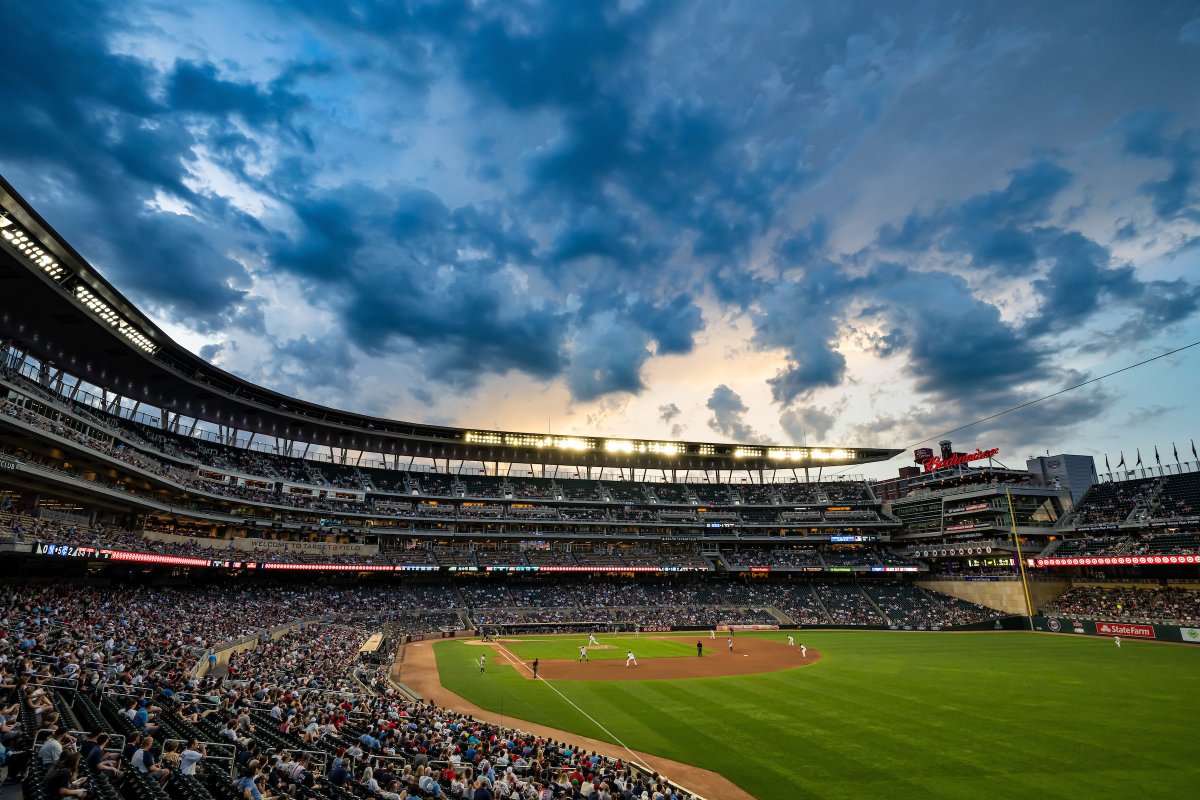 Baseball is Back! RT for a chance to win a pair of seats to see the <a href="/Twins/">Minnesota Twins</a> take on the <a href="/Mariners/">Seattle Mariners</a> on Opening Day! Two winners will be selected on 3/21. Good luck! #WinTwins
