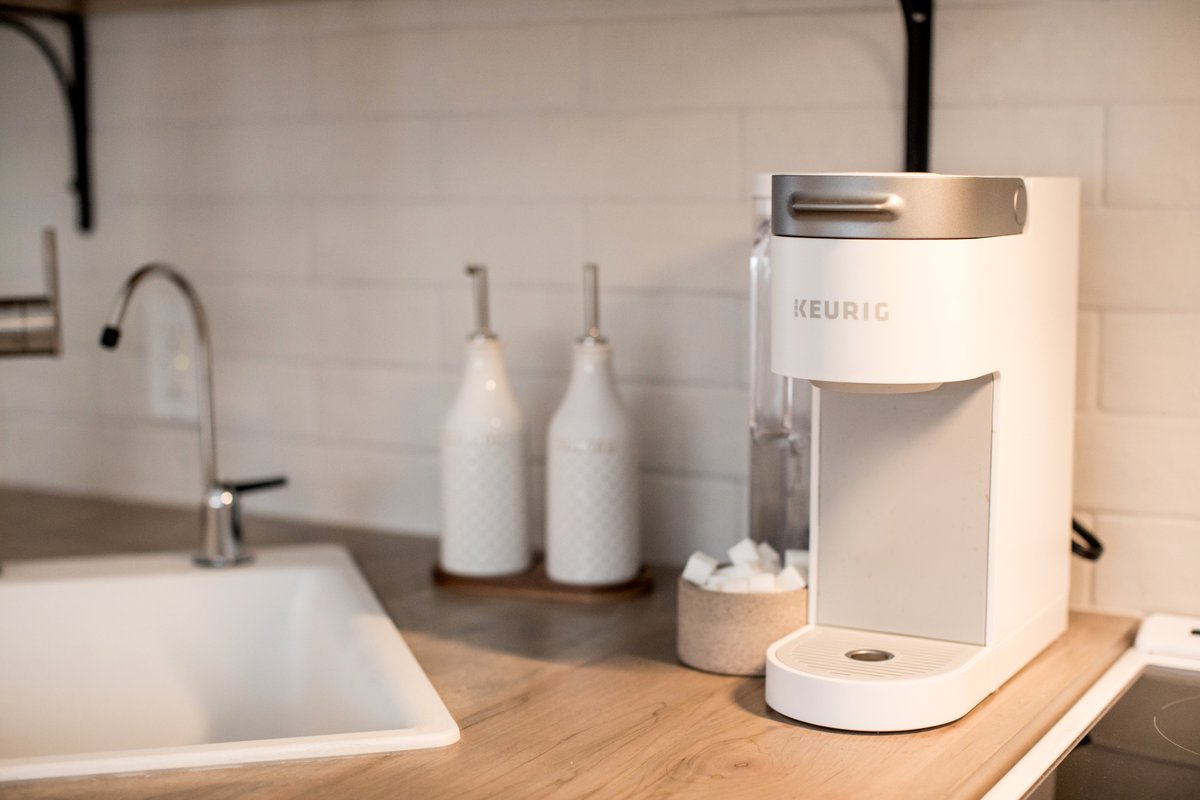 We take coffee seriously at The Hideaway. If you need an instant caffeine fix in the morning, we have included a Keurig machine with a few pods to get you going. There’s also a French Press if you prefer it the old fashioned way. ☕️
