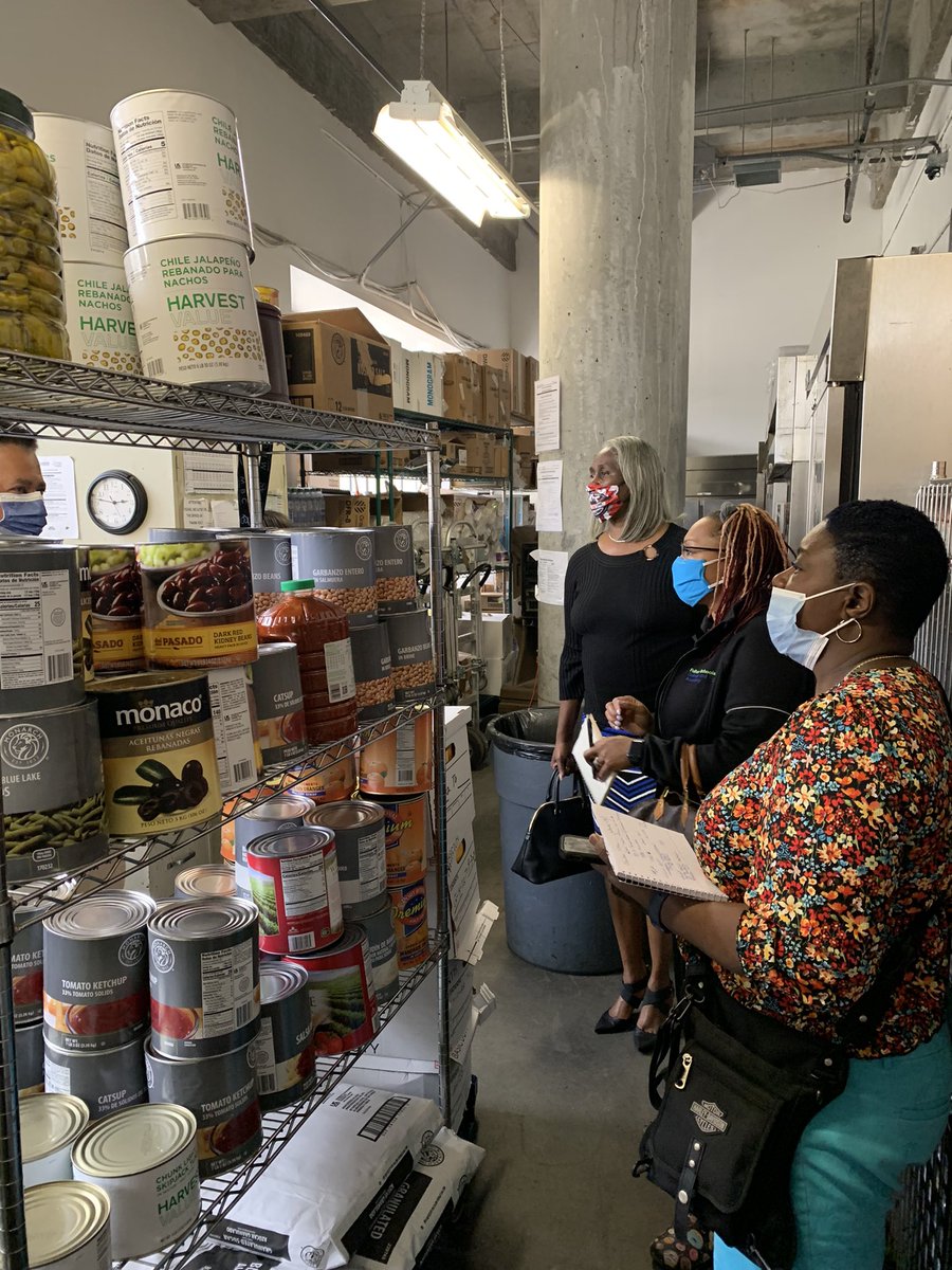 TEaton2000's tweet photo. Chefs from Tri-Cities and Fulton’s College and Career Academy and WBL Coordinator tour Airport Restaurant Apprenticeship Opportunity for students! WBL offers #realworld experiences @FCSWBL @FCSCTAE @FultonCoSchools https://t.co/I27CRHbxui
