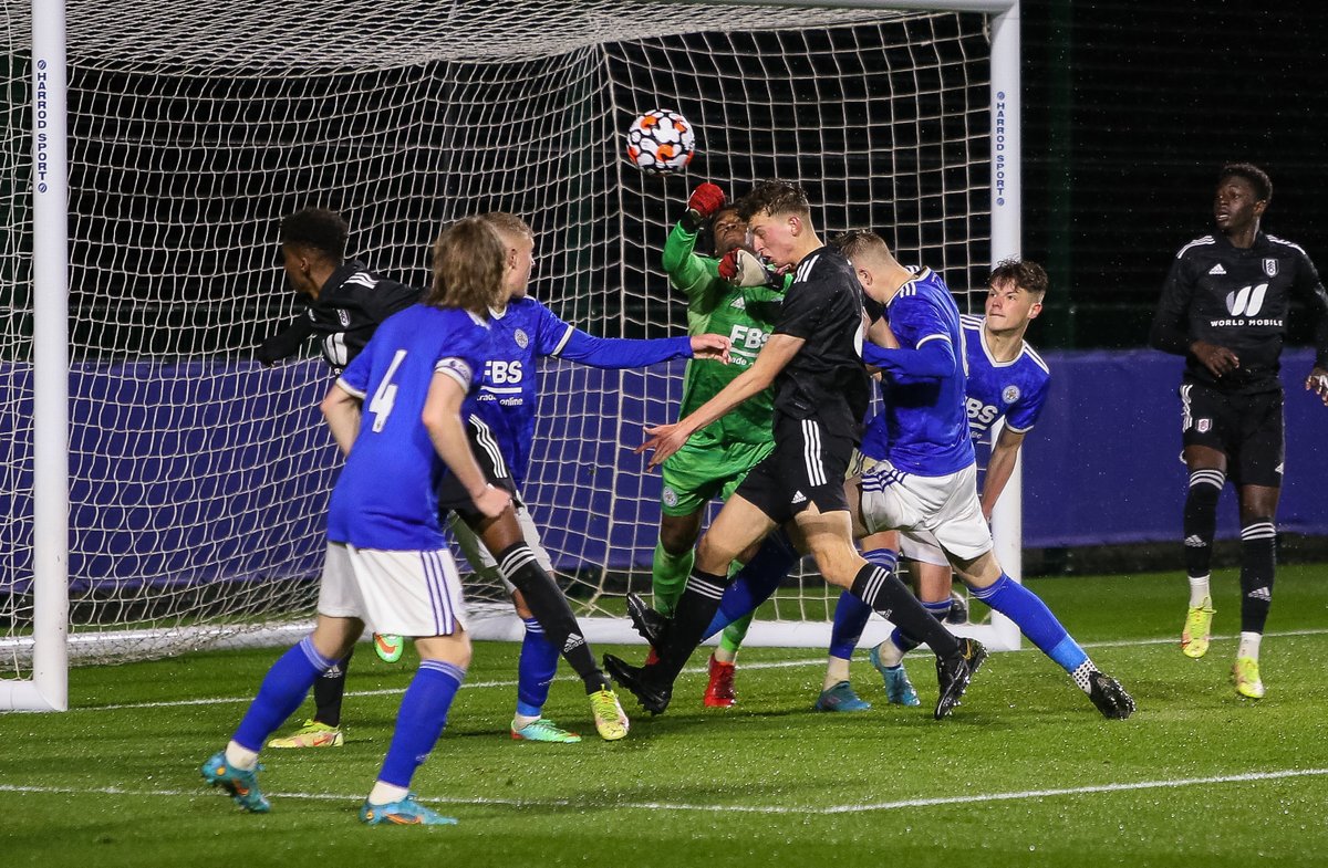The main moment! 📸

A brave header from Charlie Robinson. 🧱

#FFCU18