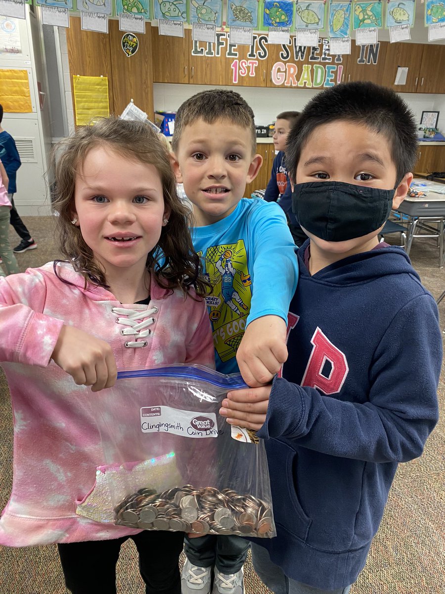 dclingingsmith1's tweet photo. We are excited to help care for some animals!! πΆπ± #fabulousfirsties #fortheanimals #coindrive @VV_Voyagers https://t.co/wocufxvUIJ