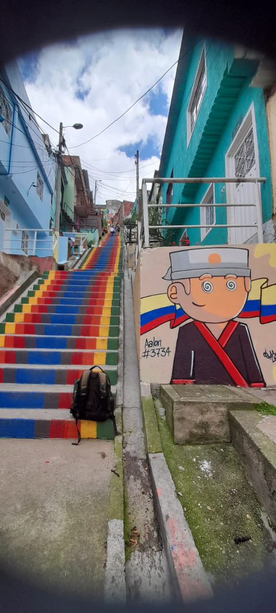AndresAlonsoE's tweet photo. My enthusiasm for @SmallBrosNFT is unbounded! Did a graffiti in Bogotá, Colombia🇨🇴 to tribute the best NFT project! #WeBros is family &amp; unique art. And now @SmallBrosNFT is in Colombian streets! @rrvph @YourBroXav #Brosfanart #SmallBros Discord: Aalo#3734 https://t.co/qLiNnUTHzB
