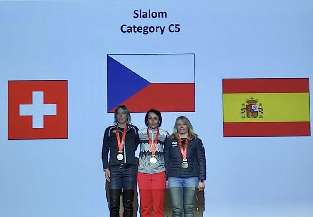 rfedinv's tweet photo. ⛷🙋🏻♀️¡Las #spainsnowmasters lo petan!
🏆Podios en los Campeonatos del Mundo #Masters @fisalpine SL @stmoritz
🥉@judithlluent @CanmCerdanya @fceh_cat
🥈Cristina Caba #Canmc #FCEH
🥉Marta manzano #Zimas @FMDInv
🥉Roció Carbajal #CAOviedo-@FDIPA
#mujerynieve #mujerydeporte https://t.co/1mR6dhE3Em