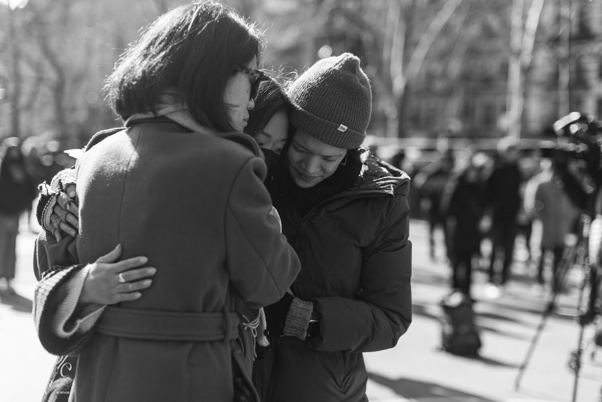 nycaapic's tweet photo. To honor the spirit of our sisters from Atlanta, we’re hosting with the Center for Asian Pacific American Women #HealingCircles to support  #AAPI women in New York.
 
Sign up for a free, virtual group session on 3/22 or 4/1: https://t.co/VUhNl2LCb9
 
 #StopAAPIHate #ForOurSisters https://t.co/pgAw7AiSH1