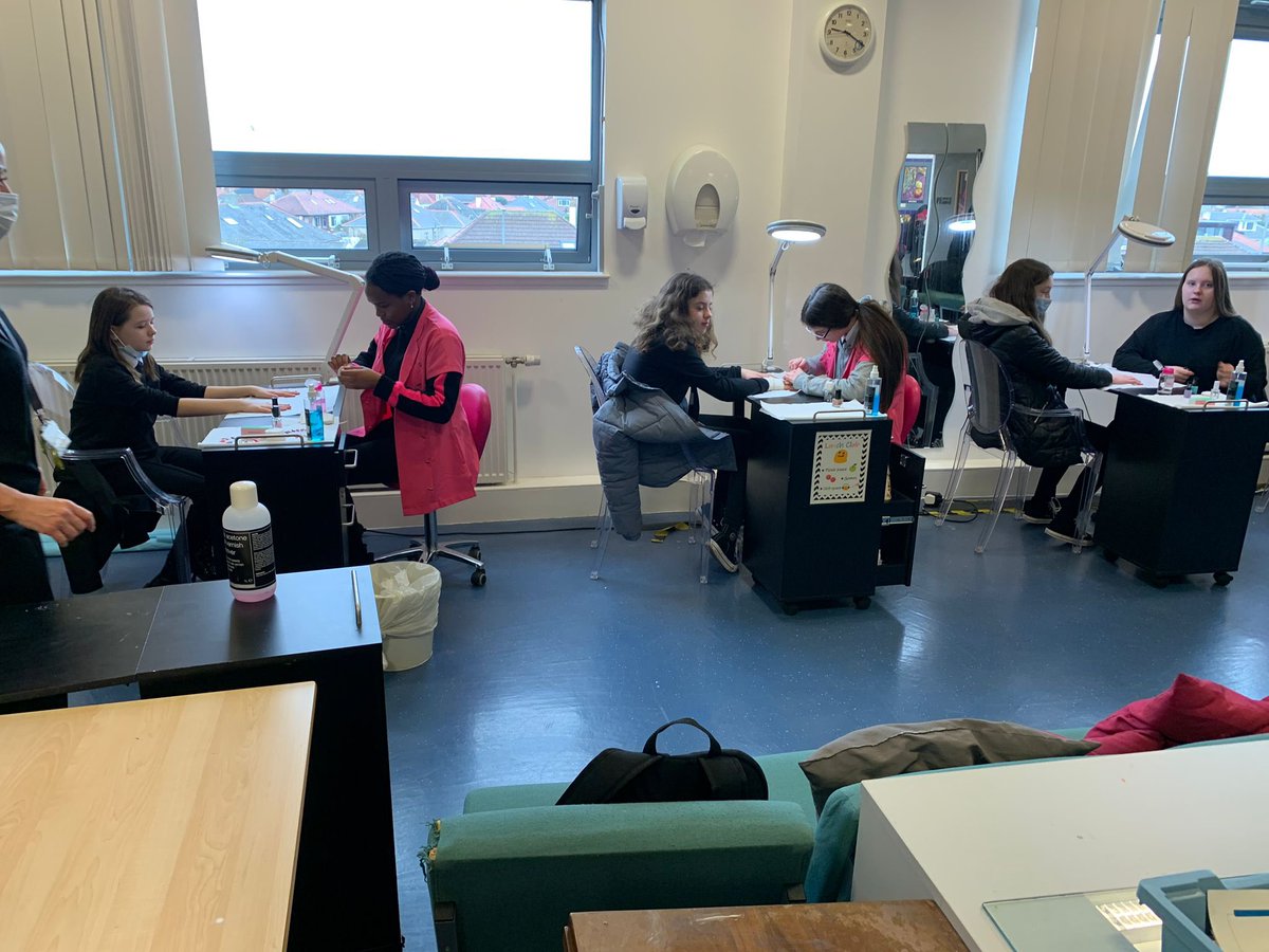 Prestwick Business Ed tweet media