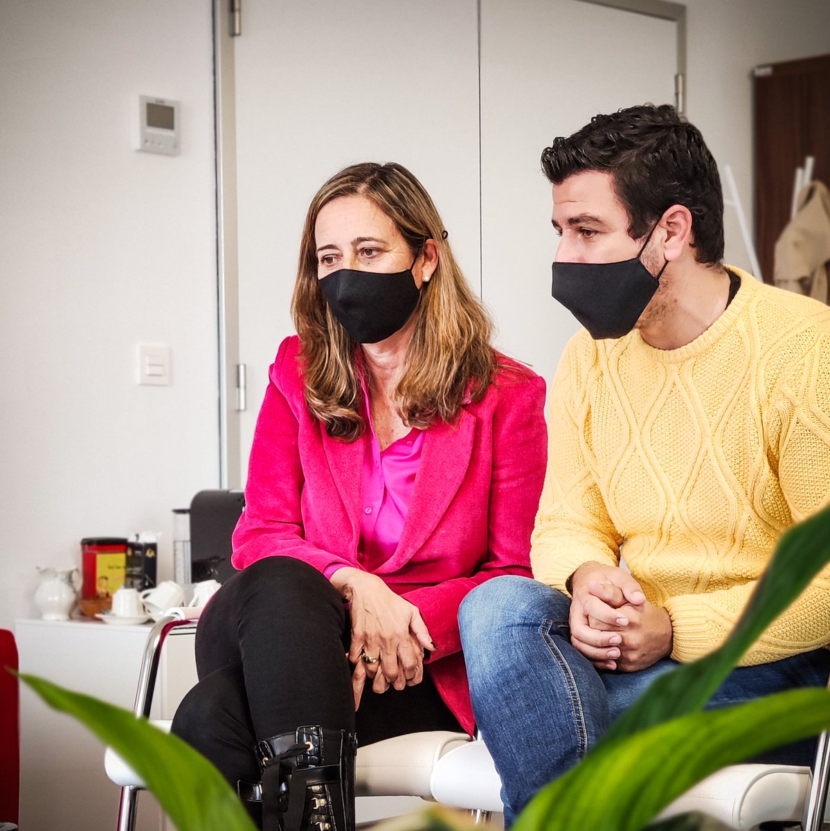 Divulga_UCA's tweet photo. Esta mañana hemos acompañado a María Jesús Mosquera Díaz, Vicerrectora de Política Científica y Tecnológica de la @univcadiz y a David Jiménez Pavón, Director del Secretariado de Apoyo a los Investigadores, en un directo con @CEstudiantesUCA sobre Ayudas del #PlanPropio https://t.co/USX84PMiT0