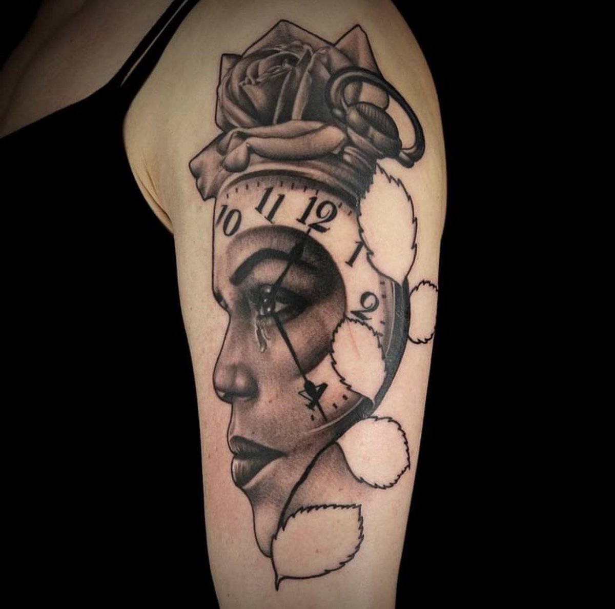 inkmaster's tweet image. Who remembers when @fon_23 got the first tattoo of the day for Season 12? 🕰

You can FINALLY turn back the clock and re-watch every tattoo of the day awarded for ALL 💥13 SEASONS💥 of #InkMaster when you subscribe to @paramountplus NOW!  paramountplus.com/shows/ink-mast…