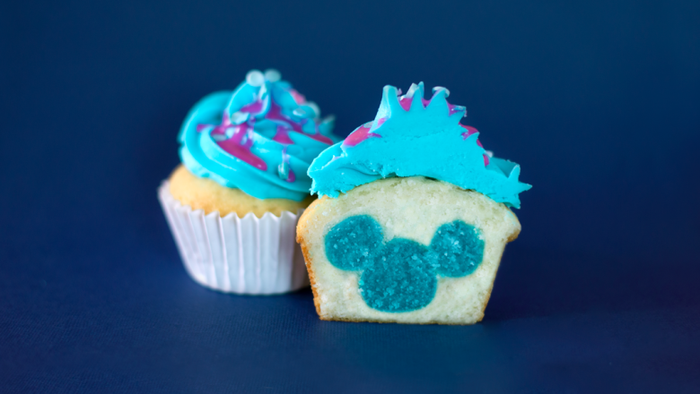 DisneyD23's tweet photo. RECIPE: Create your own Hidden Mickey hunt with our cupcake recipe:
https://t.co/R9NIYtgCim https://t.co/tAv8UOuGby