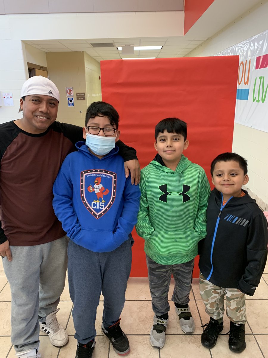 CardinalCenters's tweet photo. 'CCLC - Intermediate' students celebrated their successful completion of the @mannerstogo curriculum by inviting family members to partake in a dining experience they helped prepare with the Cooking &amp; Nutrition Club from 'CCLC - High School'.

@CPSchools @creteint @CreteHs https://t.co/FVNUkX18hr