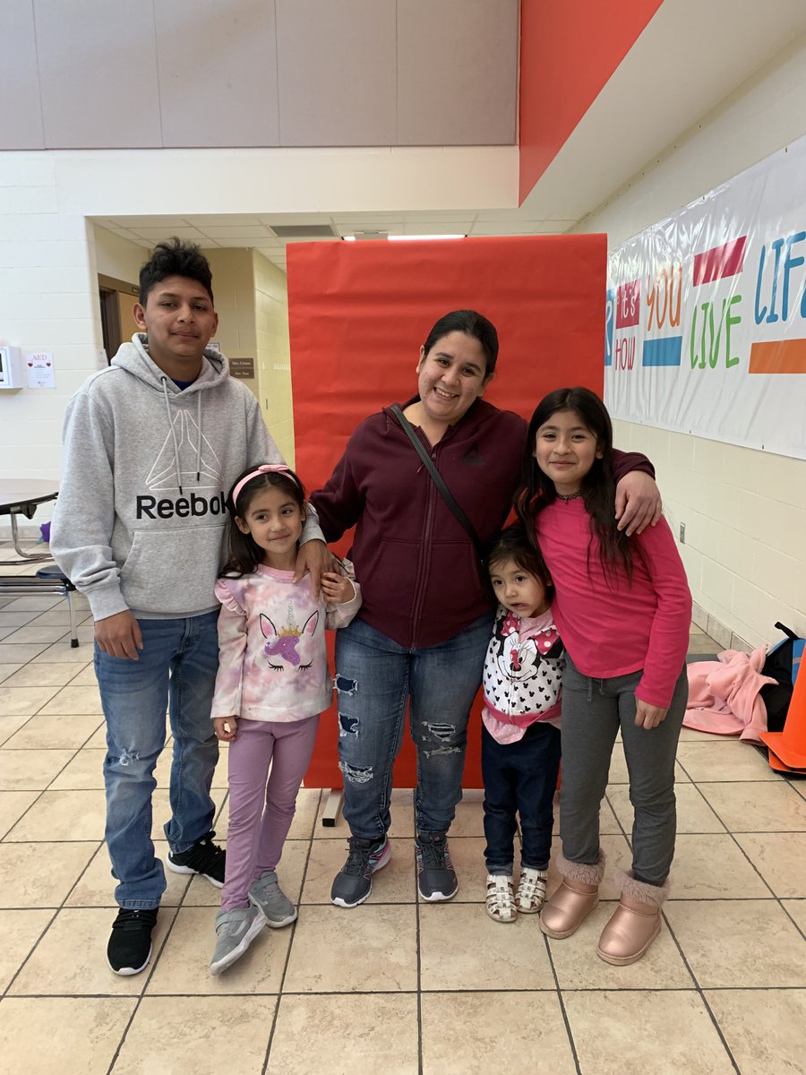 CardinalCenters's tweet photo. 'CCLC - Intermediate' students celebrated their successful completion of the @mannerstogo curriculum by inviting family members to partake in a dining experience they helped prepare with the Cooking &amp; Nutrition Club from 'CCLC - High School'.

@CPSchools @creteint @CreteHs https://t.co/FVNUkX18hr