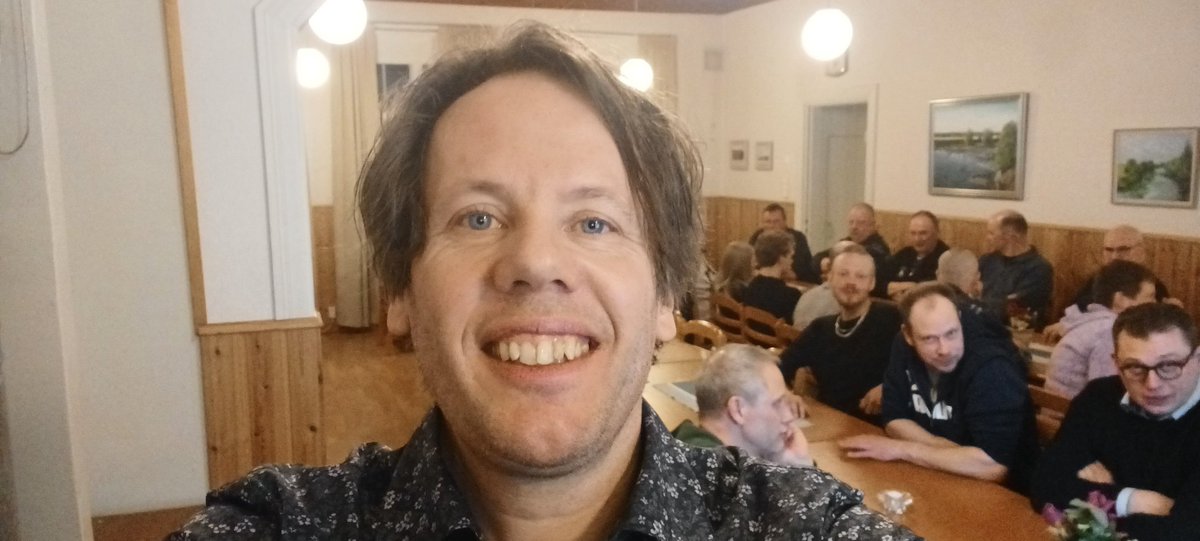FGrannas's tweet photo. Ikväll hade jag äran att delta och föreläsa på ÖSPs lokalavdelningar Närpes östra och Yttermarks årsmöten. Många på plats och så i inspirerade att träffa alla. Stora utmaningar finns men vi producerar världens renaste mat och det om något finns det en framtid för. https://t.co/Ax8RDCXrWK