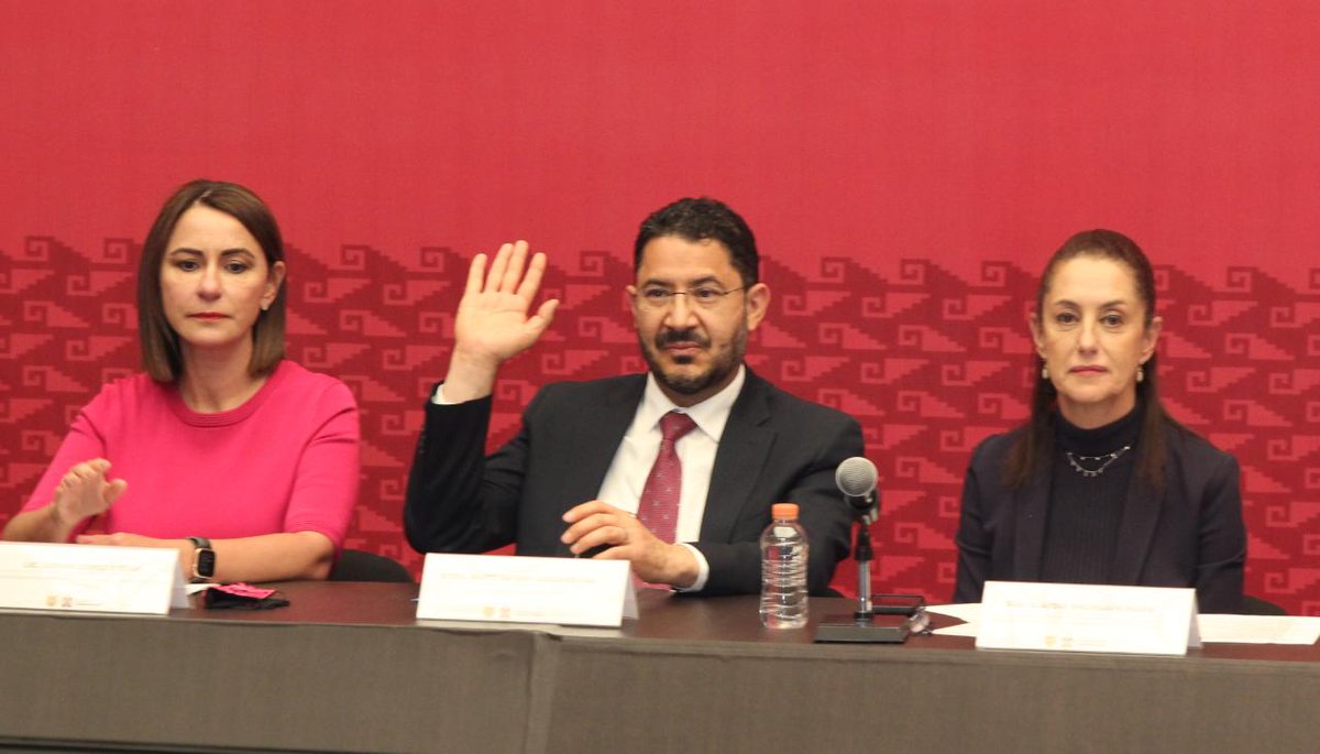 martibatres's tweet photo. En el @cesacdmx, la Jefa de Gobierno, @Claudiashein, anunció:
-Adultos Mayores pagarán cuotas condominales en función de sus ingresos y no del valor de sus departamentos.
-Las nuevas microempresas estarán exentas del pago del Impuesto Sobre Nómina durante tres meses. https://t.co/pVY0DdYASH