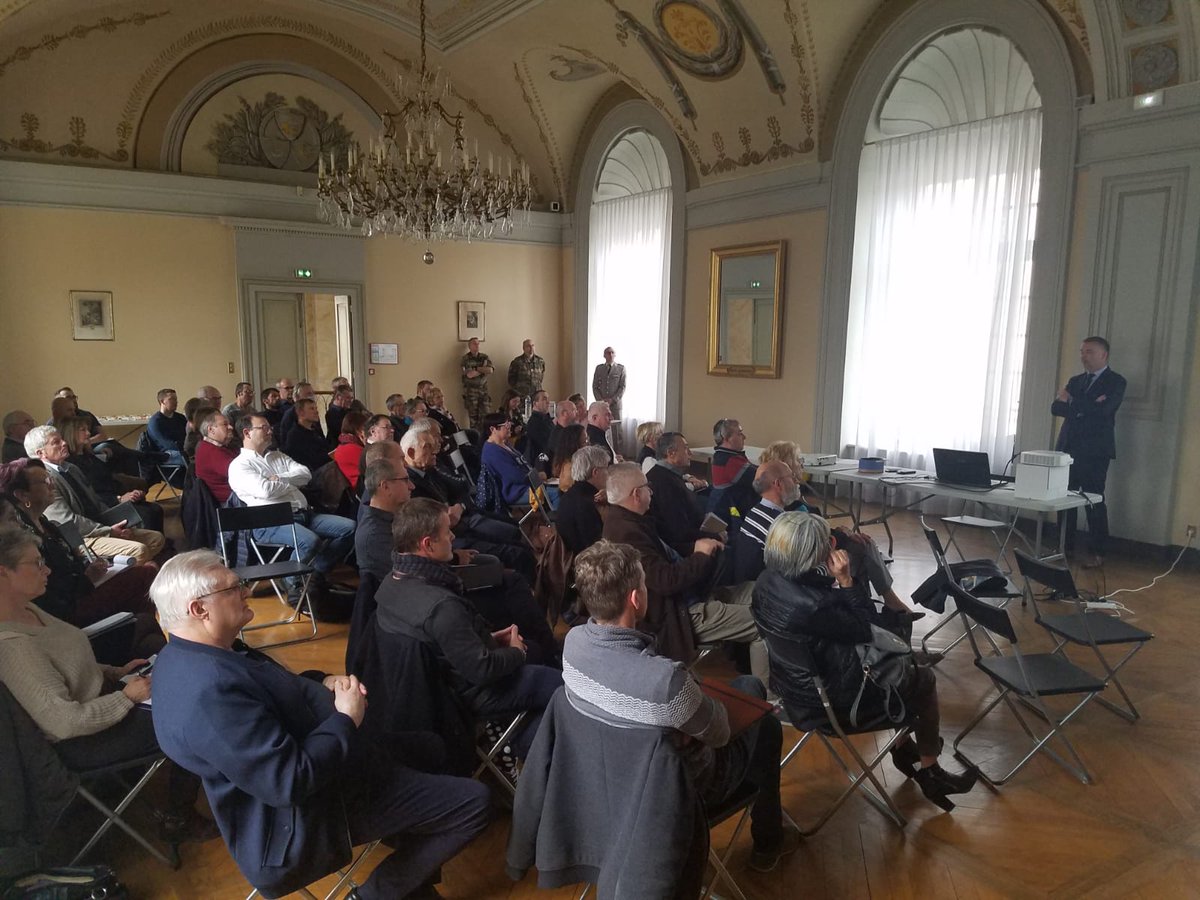 DMD_42's tweet photo. RĂ©union #CorDef Ă Montbrison: information de la @DMD_42, du CIRFA et de lâONAC-VG vers nos Ă©lus des municipalitĂ©s.
@Prefecture42 @Dep_Loire42 https://t.co/vT9PGP27B5