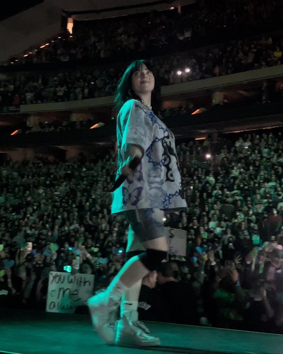 everytimemix's tweet photo. best night of my life #HTEStPaul https://t.co/xuuX3dngKv
