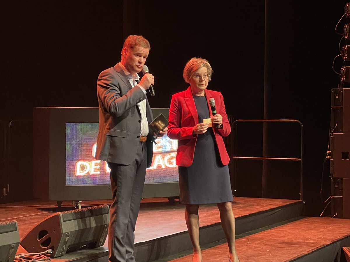 Het opkomstpercentage van de gemeenteraadsverkiezingen is bekend: met 48,98% ligt dat zo'n 2% lager dan tijdens de vorige gemeenteraadsverkiezingen. #penmkiest