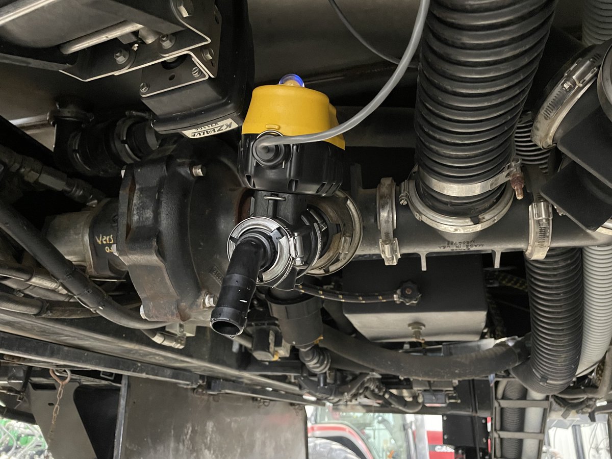 Pimping my sprayer project! <a href="/simoninnovation/">Steve Simon</a> kit and electric valve to make triple rinse and staying in the cab. Litres dans la tank en temps réel et ajout d’une valve électrique et caméra pour faire mes triples rinçages sans débarquer de l’arroseuse 😀😎
