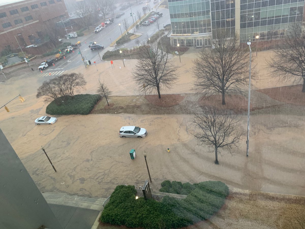 Dave_Nussbaum's tweet photo. Flash Flooding at UAB (14th and University). Photo by Dr. Tina Kempin Reuter. #alax @CBS_42 @NWSBirmingham https://t.co/bg2YlQpEmP