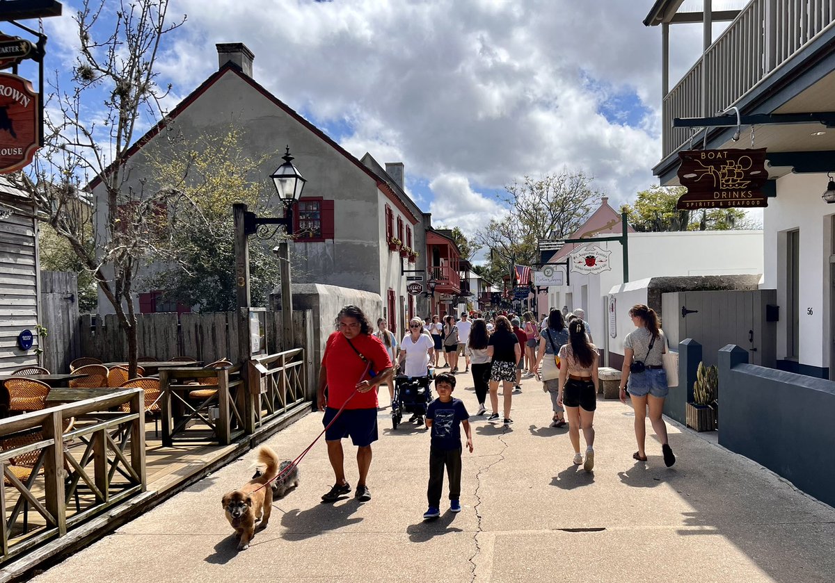 placemakingus's tweet photo. An obligatory stop in #staugustine, the oldest city in the US, on our #PlacemakingUS tour of Florida.

#PlacemakingFL https://t.co/t60IiWu7Py