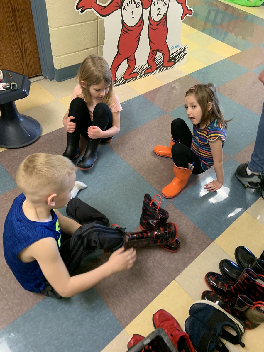 lrgraham23's tweet photo. Outdoor classroom is back in action after the winter hiatus. We are so grateful for our new boots for students to wear thanks to @chesapeakebay. Ss went on a schoolyard walk looking for litter, then brainstormed how to help our Earth. #outdoorclassroom #bssdproud https://t.co/rsp4WD3hBX