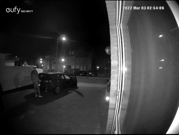 bartvanloon's tweet photo. @WA_Susteren Er probeert een man in omgeving Oude Baan/Grote Tiend al een paar nachten deze week uit of auto's afgesloten zijn. Er zijn beelden van verschillende camera deurbellen beschikbaar. https://t.co/jIR6qo1j2d