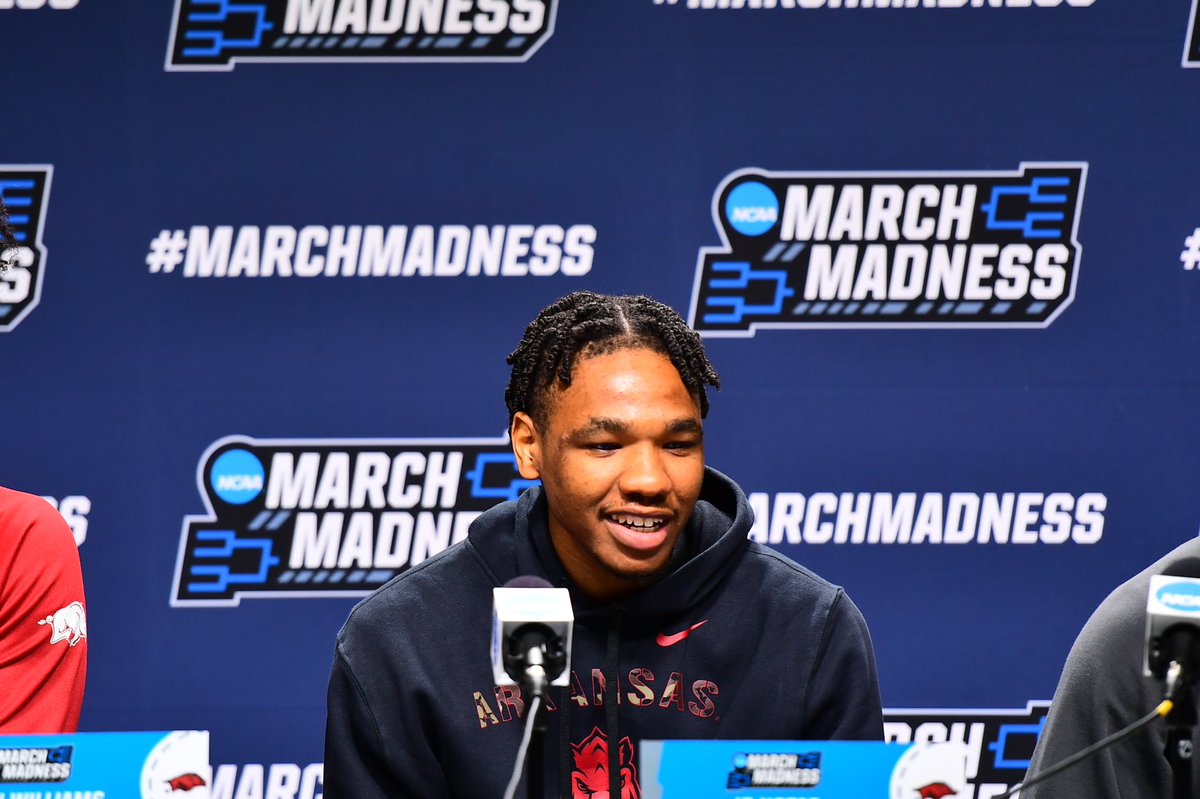 RazorbackMBB's tweet photo. All smiles https://t.co/Kq41AZWQGN